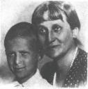 Анна Ахматова с Валей Смирновым. 1940 г.